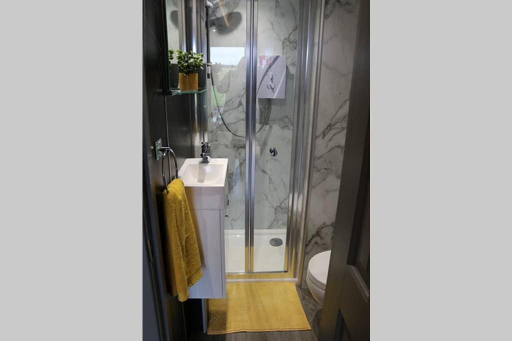 Villa Glampods Glamping Pod - Meet Highland Cows And Sheep Elgin Exterior foto