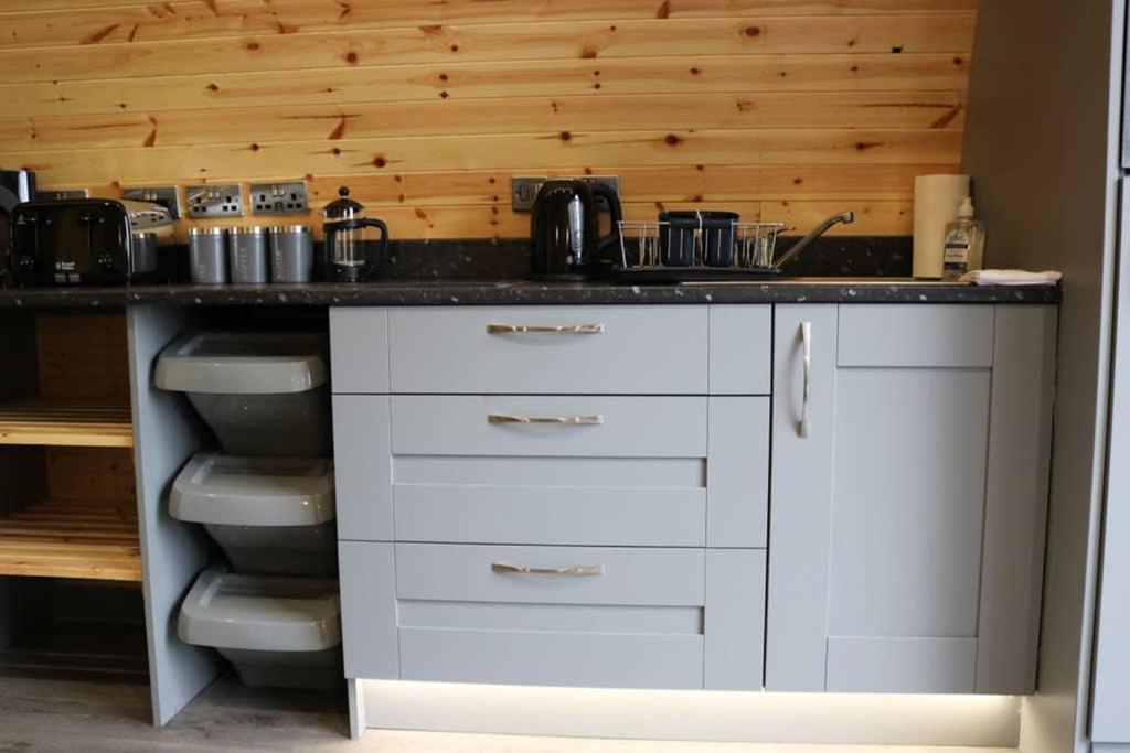Villa Glampods Glamping Pod - Meet Highland Cows And Sheep Elgin Exterior foto