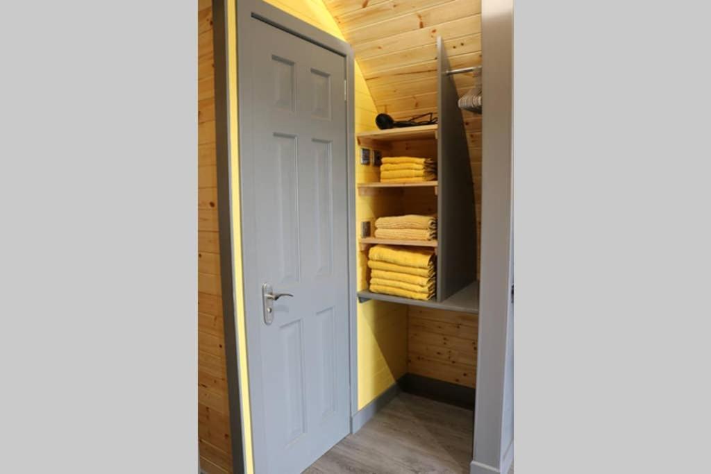 Villa Glampods Glamping Pod - Meet Highland Cows And Sheep Elgin Exterior foto