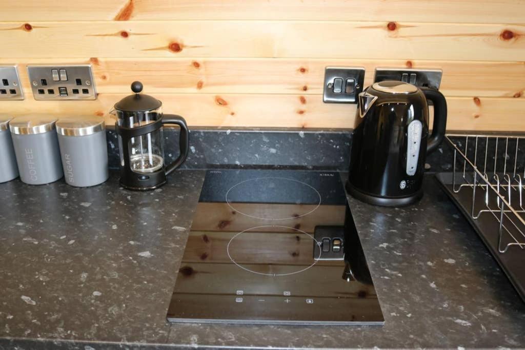 Villa Glampods Glamping Pod - Meet Highland Cows And Sheep Elgin Exterior foto